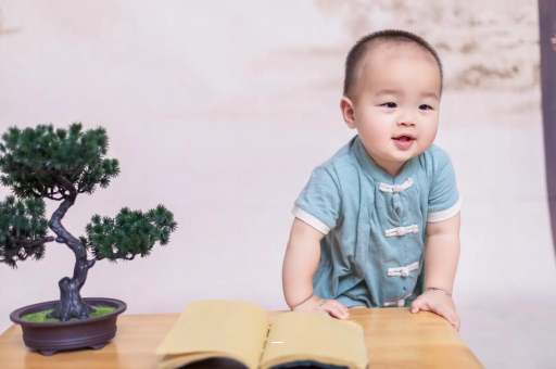 专业助孕公司六个月宝宝摇头正常吗